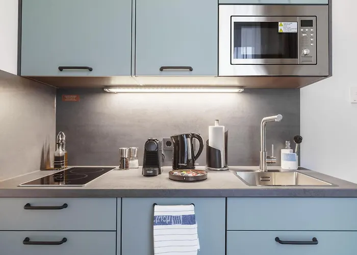 Limehome Sybelstr アパート