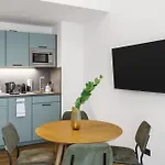 Limehome Sybelstr ברלין