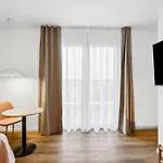 Limehome Sybelstr Appartamento *